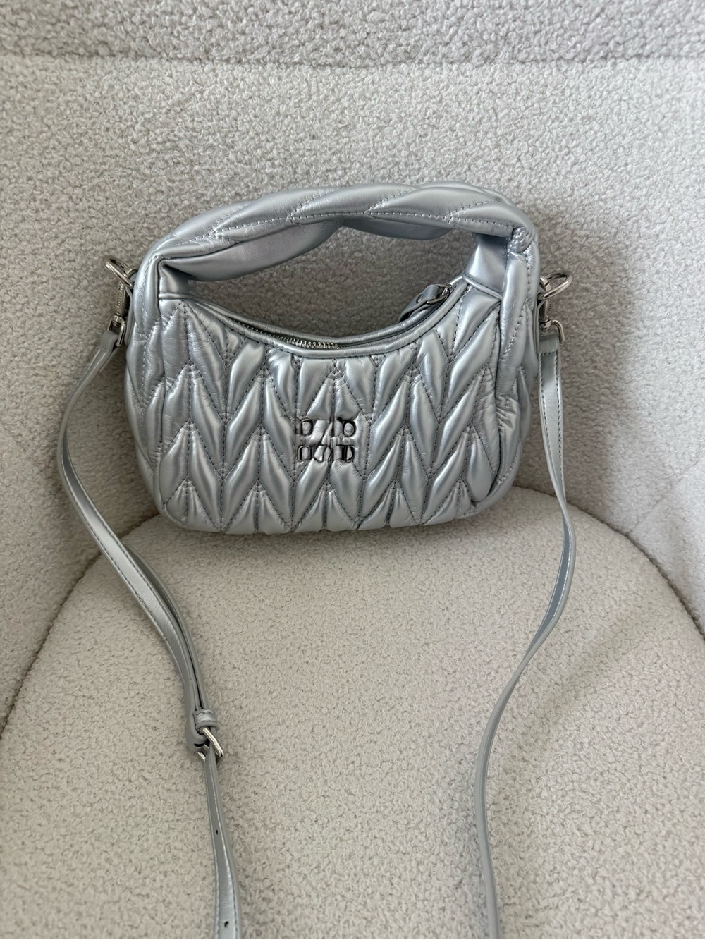 Silver Quilted Shoulder Bag - Designer-Inspired